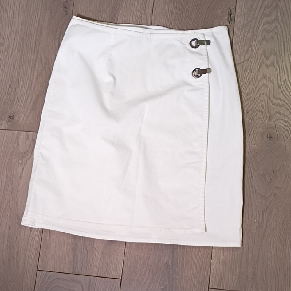 Worth‎ White Pencil Skirt with Buckle Accents